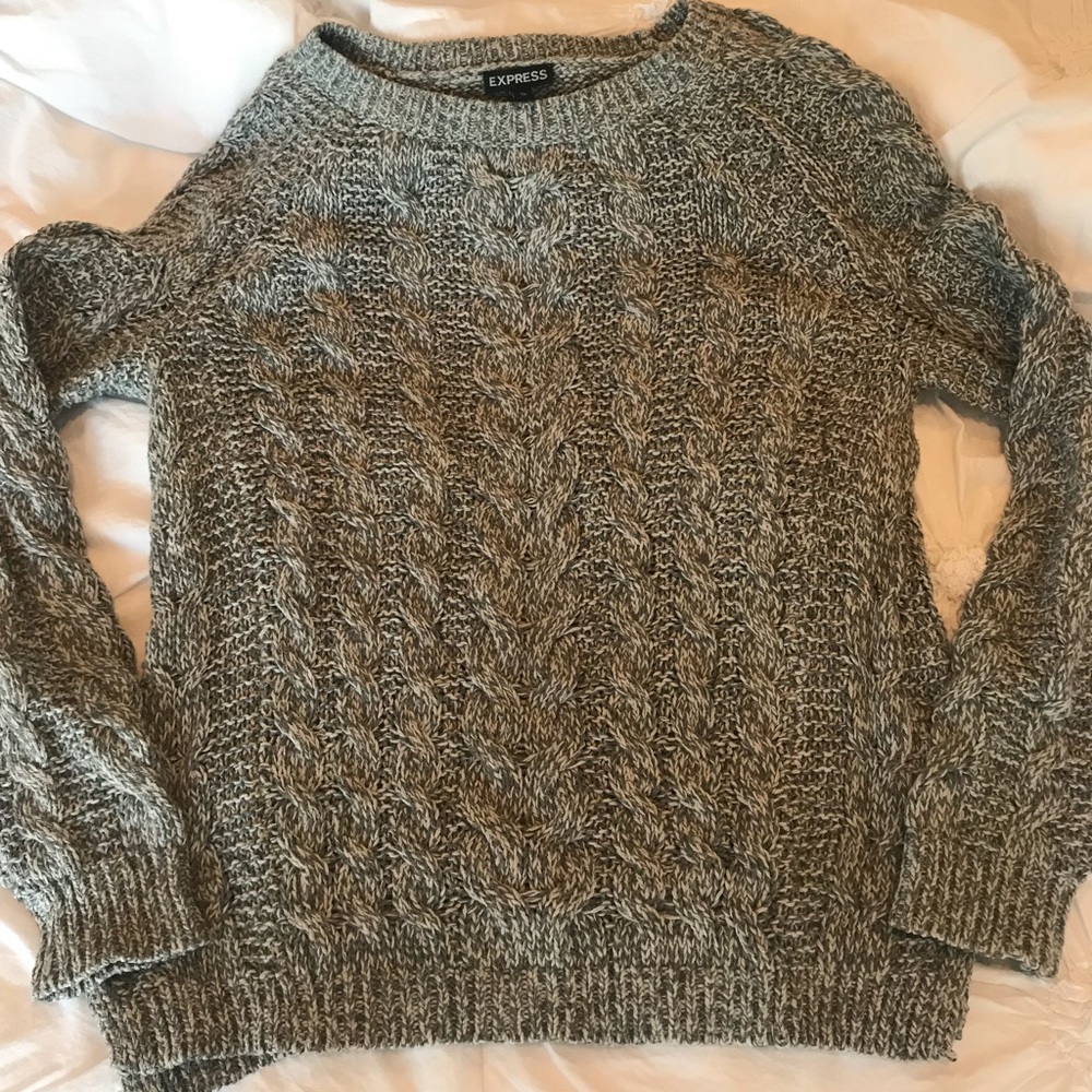 Express gray and white cable knit sweater sz XS